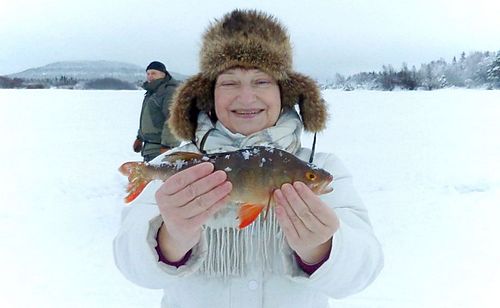 Окунь на 450гр. Самая счастливая рыбачка...