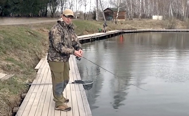 Ловля форели. Поиск рыбы на незнакомом водоёме.