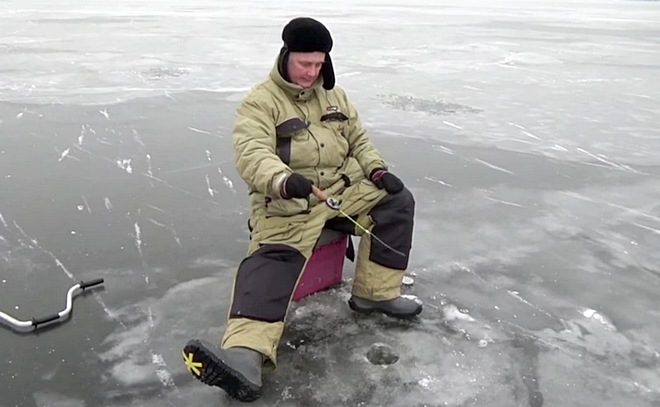 Пестовское водохранилище. Первый лед, ноябрь 2016.